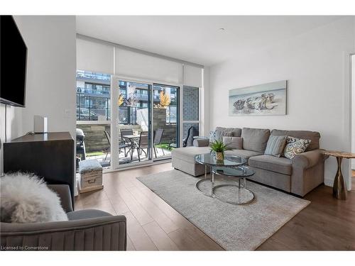 G14-375 Sea Ray Avenue, Innisfil, ON - Indoor Photo Showing Living Room