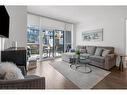 G14-375 Sea Ray Avenue, Innisfil, ON  - Indoor Photo Showing Living Room 