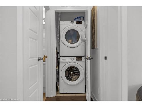 G14-375 Sea Ray Avenue, Innisfil, ON - Indoor Photo Showing Laundry Room