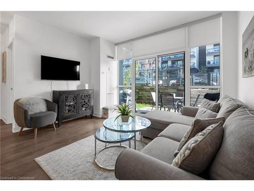 G14-375 Sea Ray Avenue, Innisfil, ON - Indoor Photo Showing Living Room