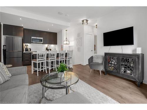 G14-375 Sea Ray Avenue, Innisfil, ON - Indoor Photo Showing Living Room