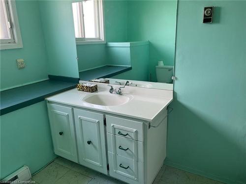 1457 97 Regional Road, Flamborough, ON - Indoor Photo Showing Bathroom