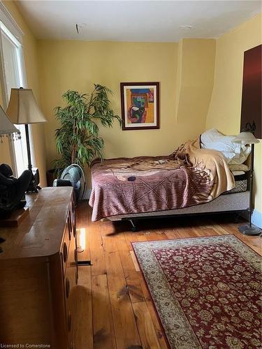 1457 97 Regional Road, Flamborough, ON - Indoor Photo Showing Bedroom