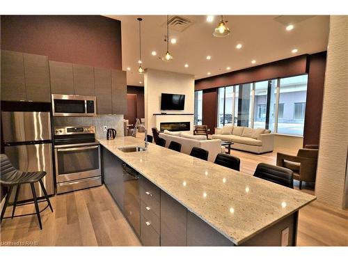 304-560 North Service Road, Grimsby, ON - Indoor Photo Showing Kitchen With Stainless Steel Kitchen With Upgraded Kitchen