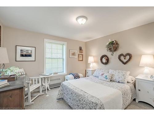 548 Campbellville Road, Flamborough, ON - Indoor Photo Showing Bedroom