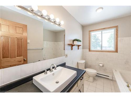 1291 Old #8 Highway, Flamborough, ON - Indoor Photo Showing Bathroom