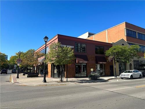 204-442 Brant Street, Burlington, ON 