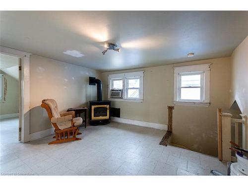 232 Beaver Street, Thorold, ON - Indoor