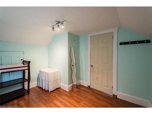 232 Beaver Street, Thorold, ON - Indoor Photo Showing Bedroom