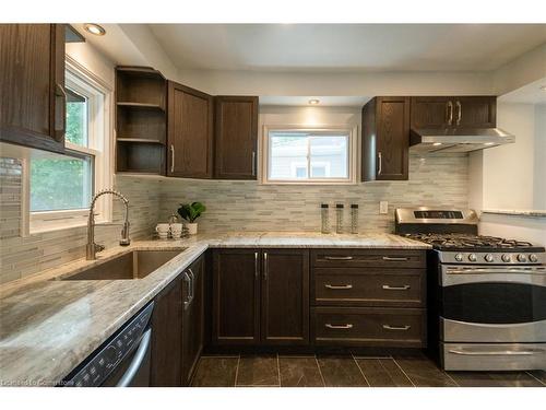 232 Beaver Street, Thorold, ON - Indoor Photo Showing Kitchen With Upgraded Kitchen