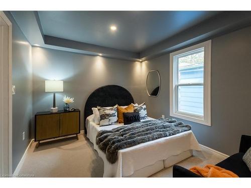 232 Beaver Street, Thorold, ON - Indoor Photo Showing Bedroom