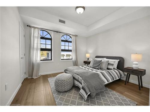 204-15 Talbot Street W, Cayuga, ON - Indoor Photo Showing Bedroom