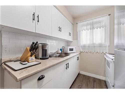 256 South Drive, Simcoe, ON - Indoor Photo Showing Kitchen