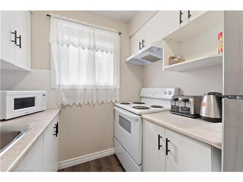 256 South Drive, Simcoe, ON - Indoor Photo Showing Kitchen