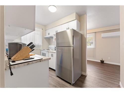 256 South Drive, Simcoe, ON - Indoor Photo Showing Kitchen