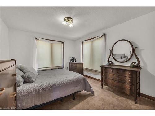 1289 #54 Highway, Caledonia, ON - Indoor Photo Showing Bedroom