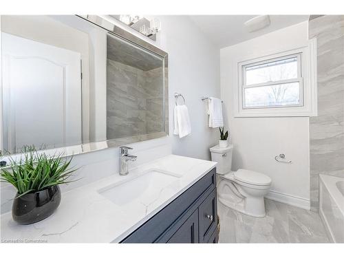 3045 Portage Road, Niagara Falls, ON - Indoor Photo Showing Bathroom