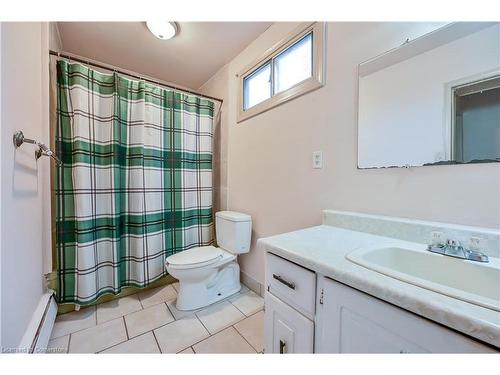 30 Cannon Street W, Hamilton, ON - Indoor Photo Showing Bathroom