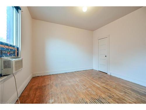 30 Cannon Street W, Hamilton, ON - Indoor Photo Showing Other Room