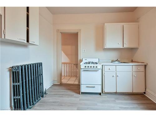 30 Cannon Street W, Hamilton, ON - Indoor Photo Showing Kitchen