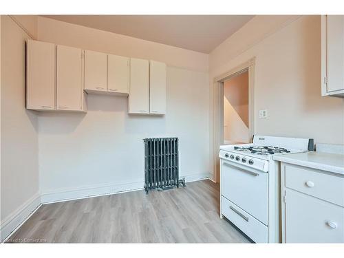 30 Cannon Street W, Hamilton, ON - Indoor Photo Showing Kitchen