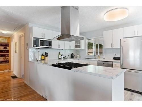 2592 Lakeshore Road, Dunnville, ON - Indoor Photo Showing Kitchen With Upgraded Kitchen