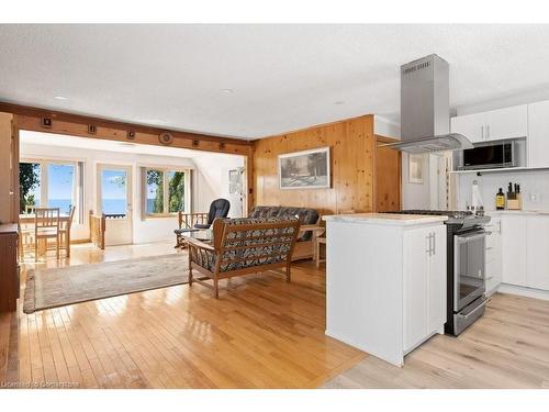 2592 Lakeshore Road, Dunnville, ON - Indoor Photo Showing Kitchen