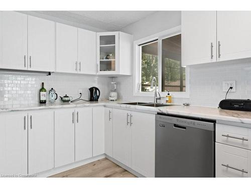 2592 Lakeshore Road, Dunnville, ON - Indoor Photo Showing Kitchen With Double Sink With Upgraded Kitchen