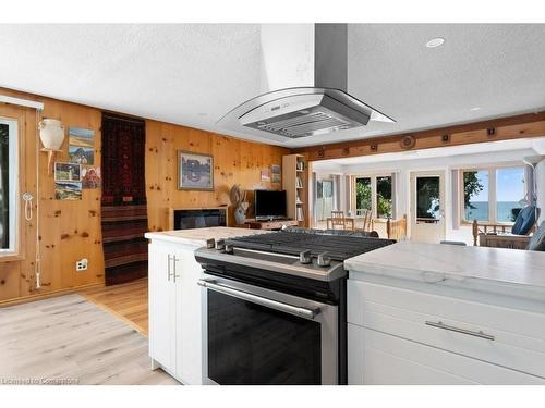 2592 Lakeshore Road, Dunnville, ON - Indoor Photo Showing Kitchen