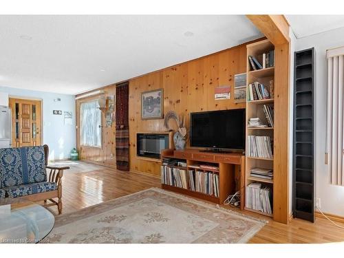 2592 Lakeshore Road, Dunnville, ON - Indoor Photo Showing Living Room With Fireplace