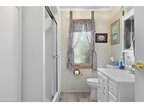 2592 Lakeshore Road, Dunnville, ON - Indoor Photo Showing Bathroom