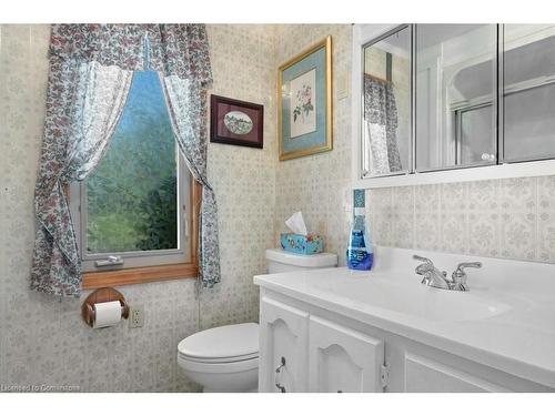 2592 Lakeshore Road, Dunnville, ON - Indoor Photo Showing Bathroom