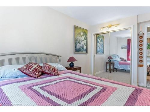 2592 Lakeshore Road, Dunnville, ON - Indoor Photo Showing Bedroom