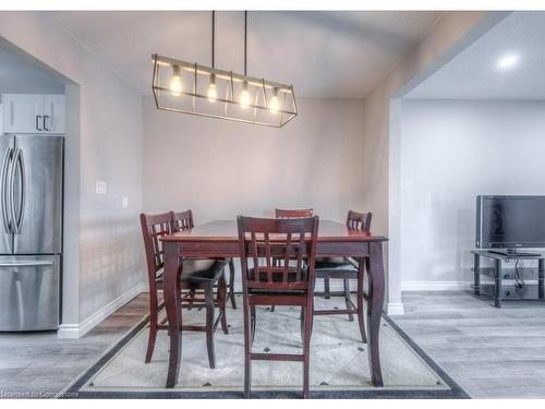 15-149 St Catharines Street, Smithville, ON - Indoor Photo Showing Dining Room