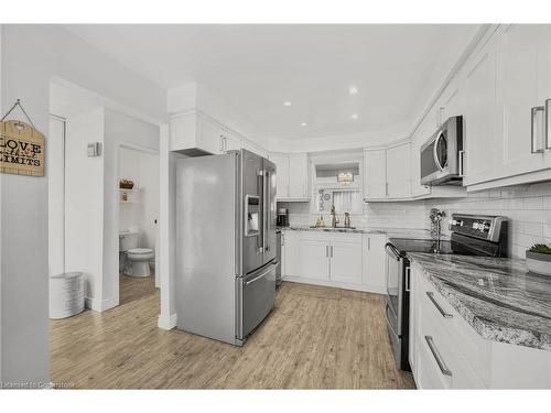 23-3460 South Millway, Mississauga, ON - Indoor Photo Showing Kitchen With Stainless Steel Kitchen