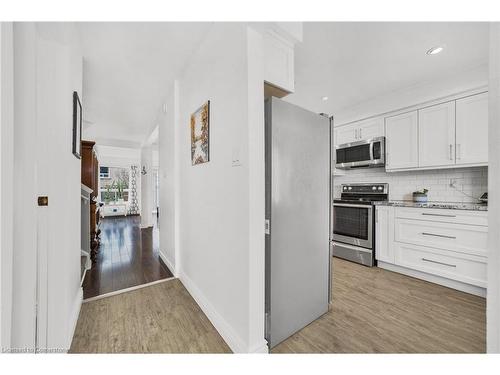 23-3460 South Millway, Mississauga, ON - Indoor Photo Showing Kitchen