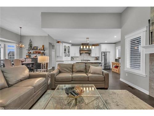 11 Taishan Place, Waterford, ON - Indoor Photo Showing Living Room