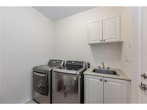 2453 Village Common, Oakville, ON - Indoor Photo Showing Laundry Room