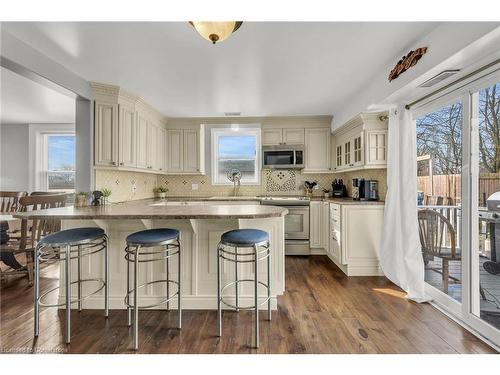 898 Port Maitland Road, Port Maitland, ON - Indoor Photo Showing Kitchen With Upgraded Kitchen