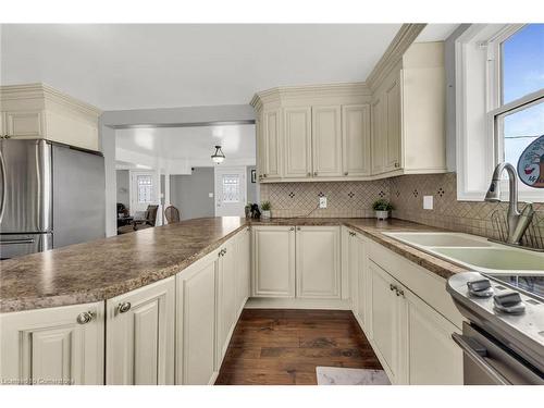 898 Port Maitland Road, Port Maitland, ON - Indoor Photo Showing Kitchen