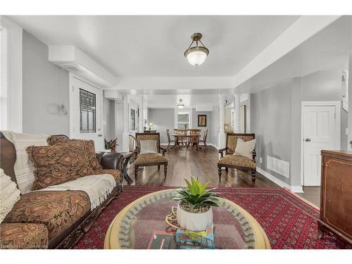 898 Port Maitland Road, Port Maitland, ON - Indoor Photo Showing Living Room