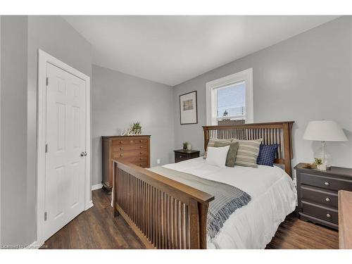 898 Port Maitland Road, Port Maitland, ON - Indoor Photo Showing Bedroom