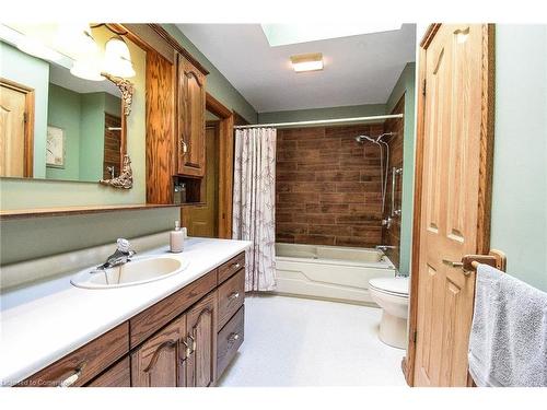 290 Richert Road, Haldimand County, ON - Indoor Photo Showing Bathroom