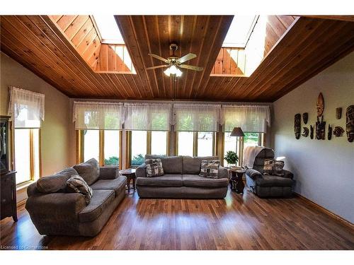 290 Richert Road, Haldimand County, ON - Indoor Photo Showing Living Room