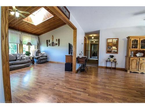 290 Richert Road, Haldimand County, ON - Indoor Photo Showing Living Room