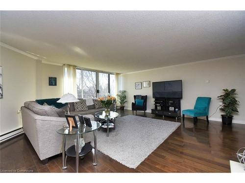 Ph3-150 Wilson Street W, Ancaster, ON - Indoor Photo Showing Living Room