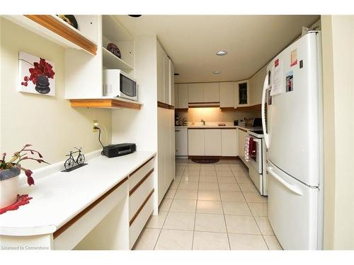 Ph3-150 Wilson Street W, Ancaster, ON - Indoor Photo Showing Kitchen