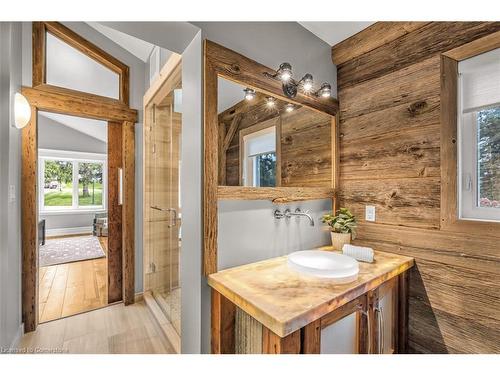 1399 Safari Road, Flamborough, ON - Indoor Photo Showing Bathroom