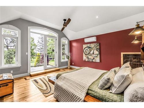 1399 Safari Road, Flamborough, ON - Indoor Photo Showing Bedroom