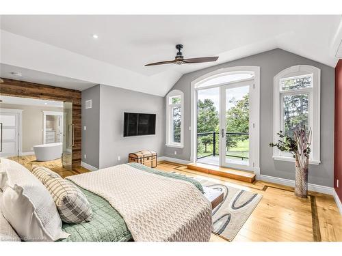 1399 Safari Road, Flamborough, ON - Indoor Photo Showing Bedroom